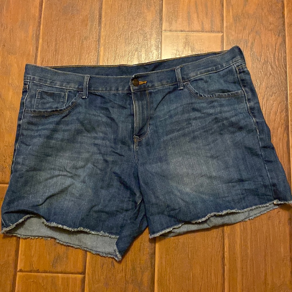Old Navy Women’s Jean Shorts, Size 16